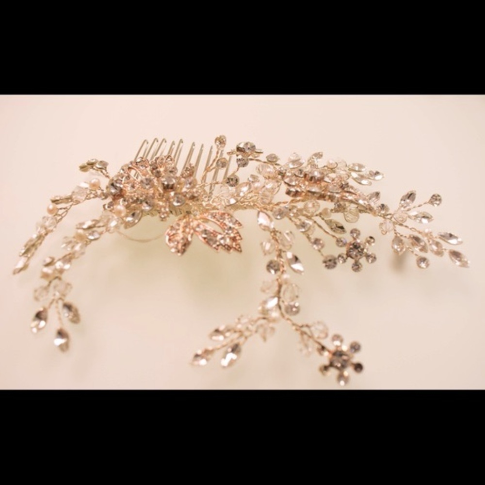 NWT-Hair Comb